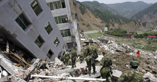 300 killed, 8,000 wounded as 7.0 quake struck China